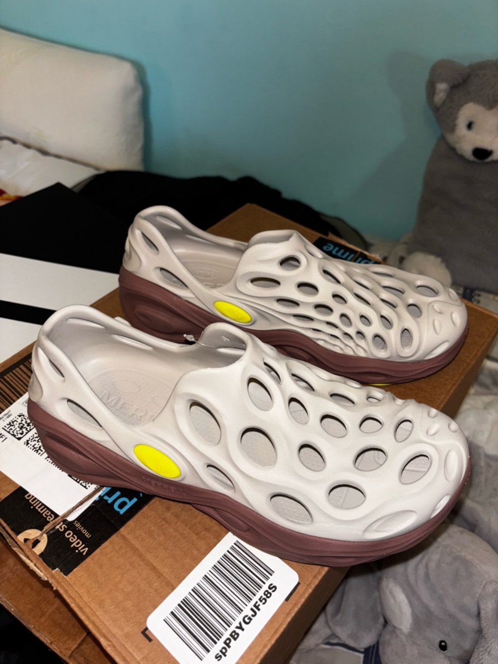 Merrell Beige Slip-On Foam Shoe with Brown Sole and Yellow Detail